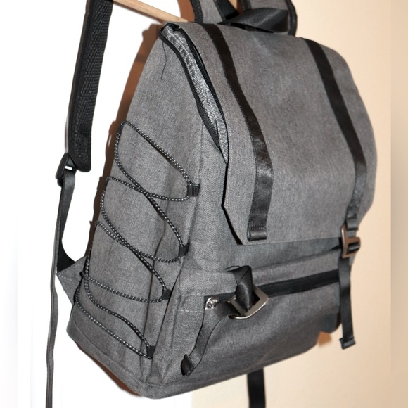 A Picnic Time brand OTG Traverse Backpack Cooler Hiking Backpack - Picture 7 of 12